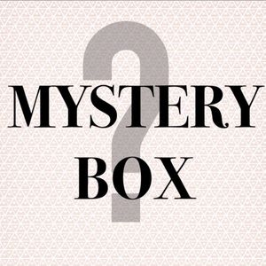 Women’s Mystery Reseller Box 8 items for $25